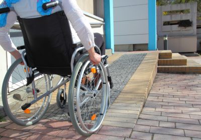 Équipements pour personnes âgées ou handicapées